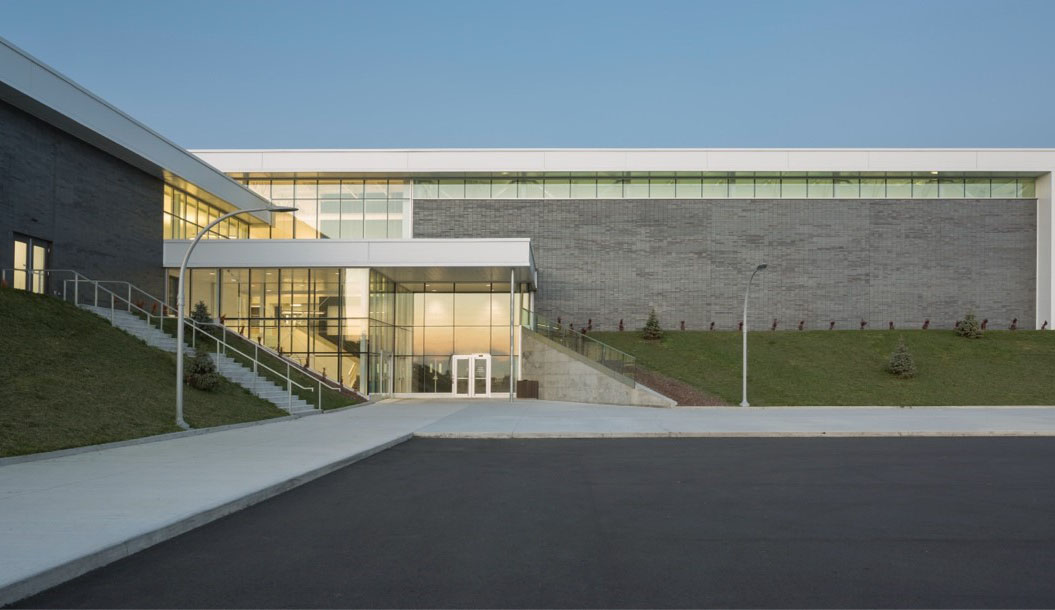 
       Complexe sportif multifonctionnel de Saint-Augustin-de-Desmaures