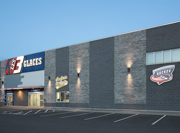 Complexe Les 3 Glaces in Vanier, Quebec