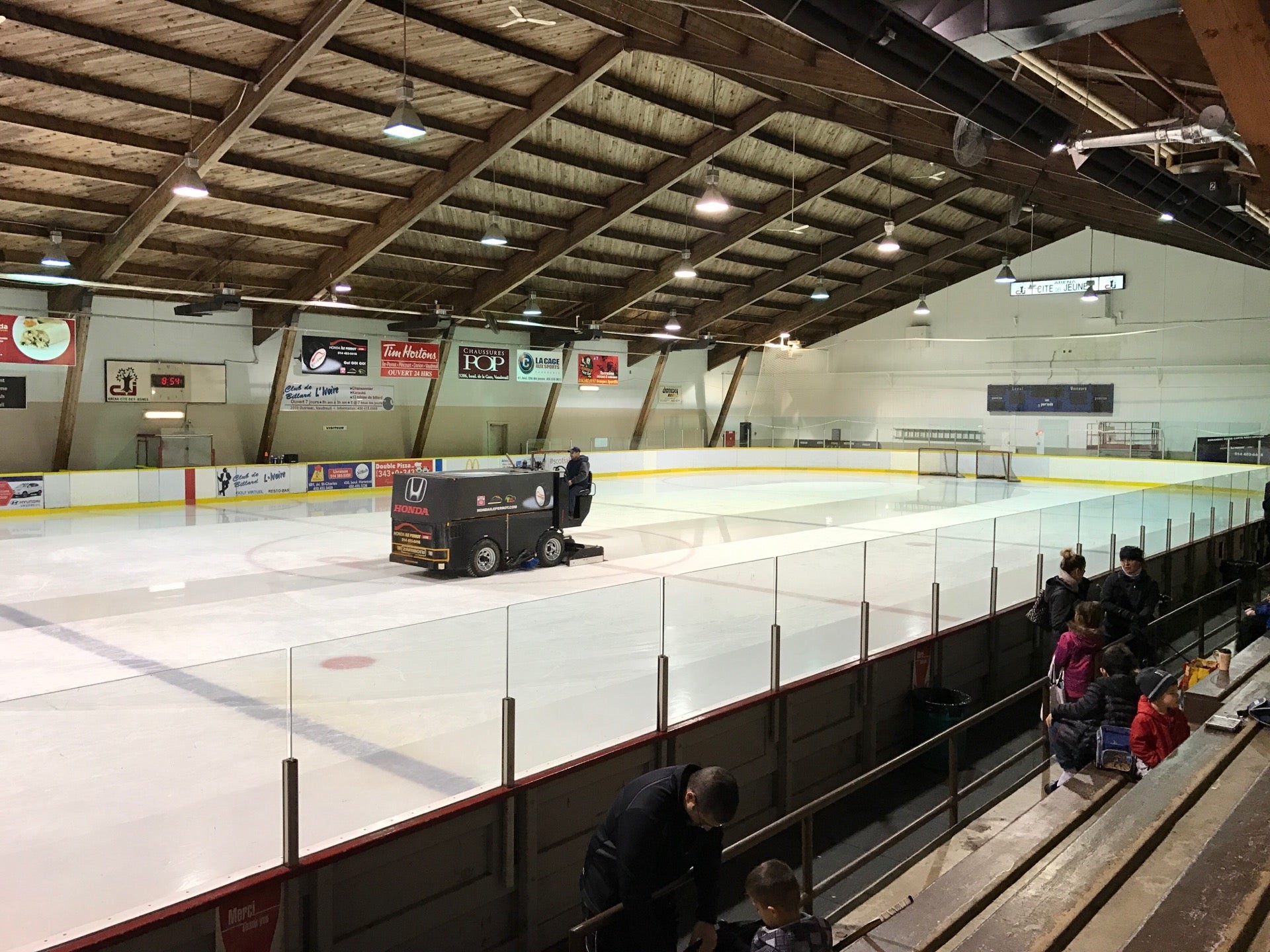 Aréna de la Cité-des-Jeunes in Vaudreuil-Dorion, Quebec