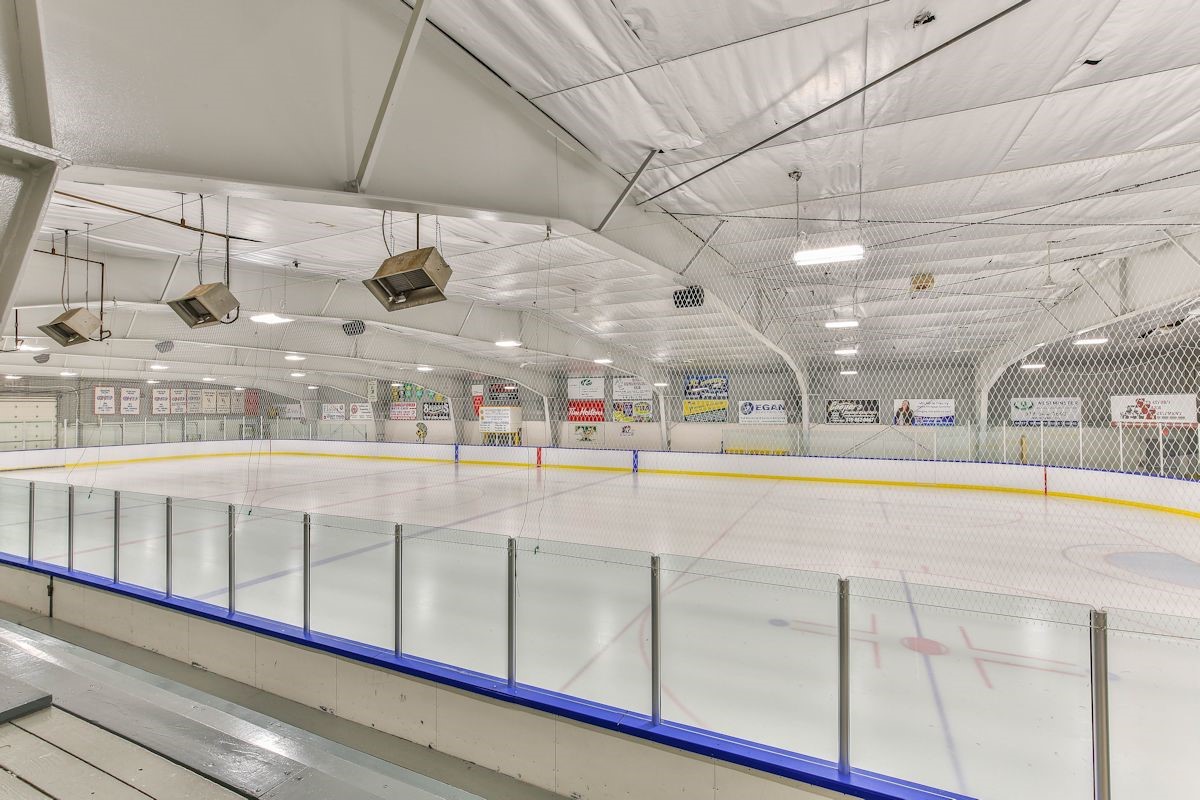 Sunova Arena in Warren, Manitoba